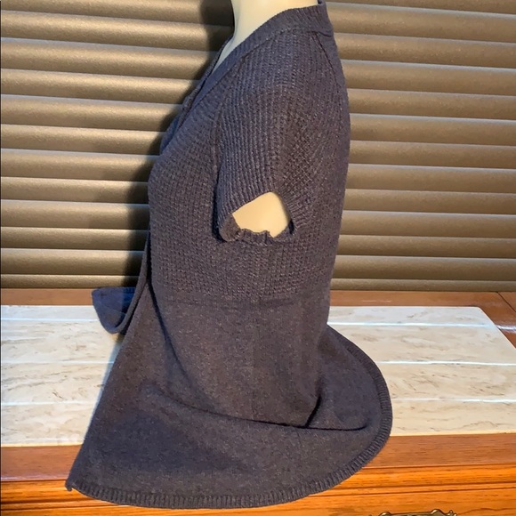 Sweater Short Sleeve Size Large (Fits a S/M Best) - Picture 5 of 9